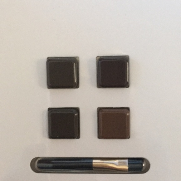 Eyeshadow Palette - Picture 3 of 3